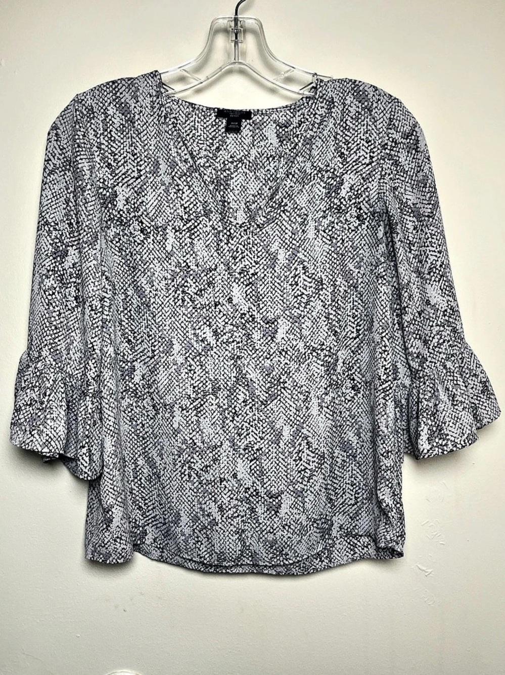 Women’s Ann Taylor Factory NWOT Animal/Snake Print Ruffle Sleeve Blouse XXSP